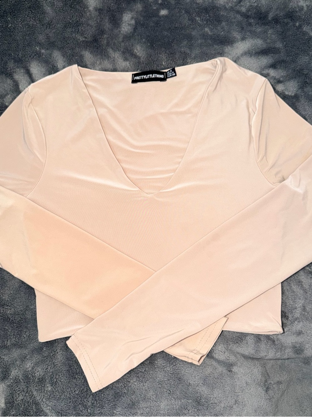 PRETTYLITTLETHING Beige Long Sleeve V-Neck Top